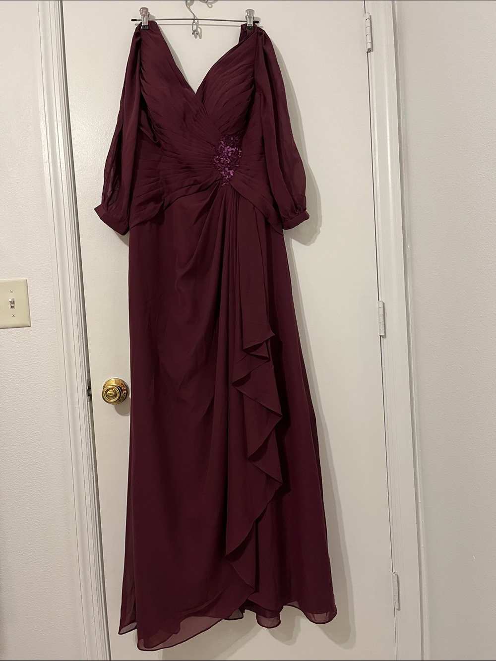 Elegant Burgundy Long-Sleeve Evening Gown